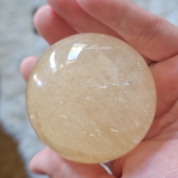 Stunning honey calcite sphere 2.24 inches - Picture 2 of 3